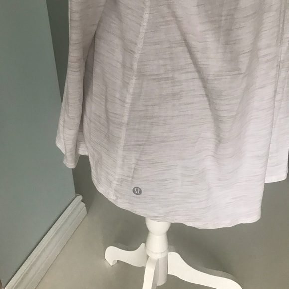 Lululemon 10? Back Into It Long Sleeve Tee Shirt Open Back Keyhole Relaxed Beige - Picture 3 of 5